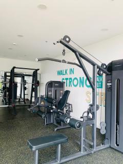 Modern 1 bedroom apt at The Emerald Golf View - Pool, Gym, Near Aeon Mall and VSIP - 1