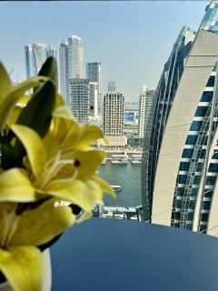 Luxury 2BR with Dubai Canal View Near Burj Khalifa - 5