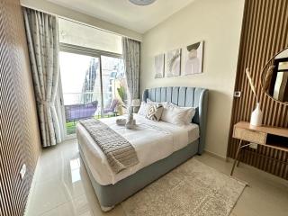 Luxury 2BR with Dubai Canal View Near Burj Khalifa - 4