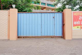 SPOT ON Hotel Dezire Dhankot Chowk - 1