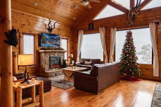 Epic Mountain Views, Hot Tub, Game Room, Sleeps 10 - 0