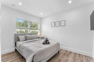 Charming North Miami Home with Private Yard - 5