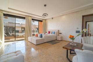 Villa Traverta-marrakech luxe et sérénité, 5 suites, 3 salons européens & 1 salon beldi, cuisine américaine équipée, piscine au sel chauffée, hammam traditionnel & services personnalisés - 6