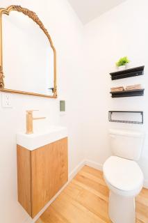 New and renovated - Grande-Allée - 3 bedrooms - 5 beds - 9