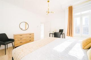 New and renovated - Grande-Allée - 3 bedrooms - 5 beds - 6