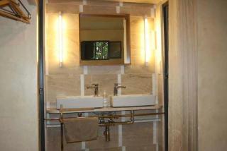 Room 2p & bathroom - 3