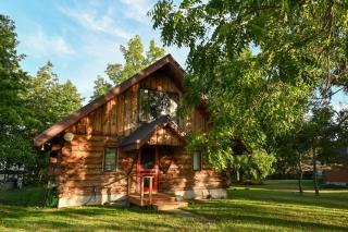 Cozy 2BR Chalet on Lake Erie - 3