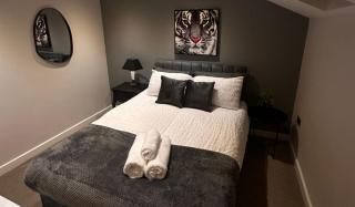 Stylish Duplex Apartment in Liverpool City Centre - 8