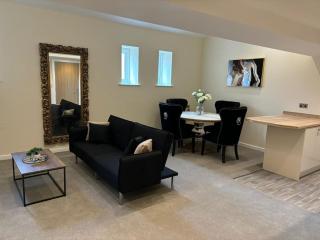 Stylish Duplex Apartment in Liverpool City Centre - 1