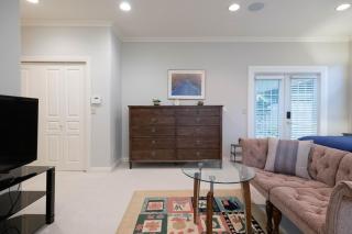 Prime Richmond Stay 10 min to YVR & Steveston - 9