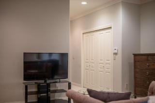 Prime Richmond Stay 10 min to YVR & Steveston - 5