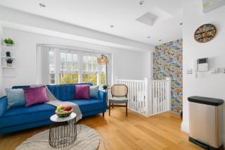 1-Bedroom Apartment with Balcony near Brick Lane Sleeps 3 - 2