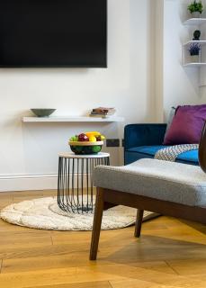 Family of 3 -1 BedRoom Brick Lane Shoreditch London City Flat with Balcony - 3