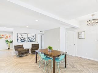 Sunhaven - Private Heated Pool - Walk to Old Town - 2