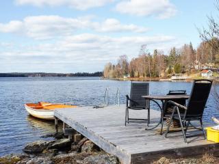 Charming Cottage by Sjunnaryd Lake - 0