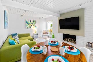 Splash & Sip House by ACME House Company - 4