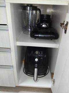 Ubatuaba-Praia Grande(Area Nobre), 100 mts da praia, 2 ar, internet, elevador, vaga coberta, piscina semeolimpica e infantil, churrasqueiras. - 1