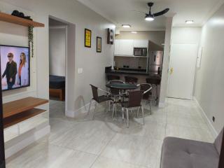 Ubatuaba-Praia Grande(Area Nobre), 100 mts da praia, 2 ar, internet, elevador, vaga coberta, piscina semeolimpica e infantil, churrasqueiras. - 8