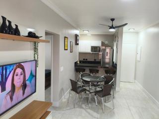 Ubatuaba-Praia Grande(Area Nobre), 100 mts da praia, 2 ar, internet, elevador, vaga coberta, piscina semeolimpica e infantil, churrasqueiras. - 9