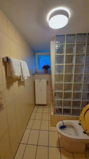 Einzelzimmer in Oberhausen Alstaden für 3 Personen ohne Küche, Gefrierschrank und Mikrowelle Vorhanden!! - 3