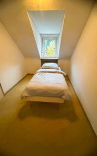 Accommodation suitable for fitter & student apartment - 2