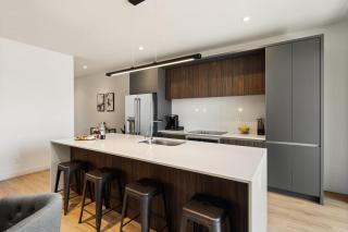 Moxie - Modern Luxe - Hot Tub - Heart of Old Town - 9