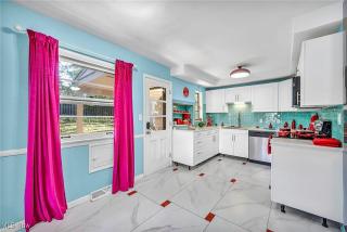 Little Paris- In Affluent University HTS - 5