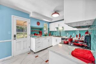 Little Paris- In Affluent University HTS - 4