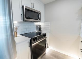 YYC Retreat - Near Mountains & Airport - 7