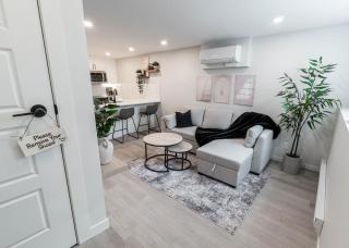 YYC Retreat - Near Mountains & Airport - 4