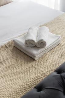 Prestigious 2BR , Roof Terrace, 15 Mins to London, Sleeps 7 - 3