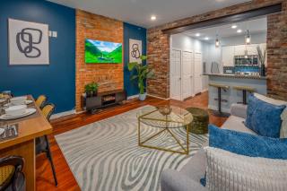 OTR by Findlay, Sleeps 6ppl, King Bed, Private Balcony, 2nd Fl - 0