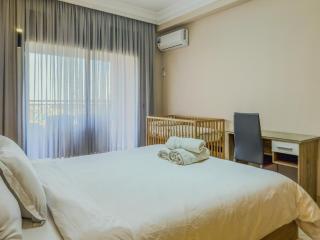 53 - Top localisation, neuf, Piscine et une vue balcon - 3