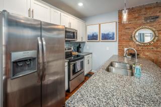 OTR by TQL, Private Rooftop, King Beds, Sleeps 8ppl, Wifi - Cincinnati - 4