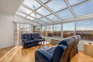 Acreage, 3 King Beds and Ensuites, Dance Floor, Fireplace, AC - 7