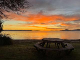 Stillwater Residence - Lakeview Serenity Retreat - 7