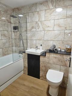 Newly Refurbed Battersea Apt by Thames & Free Parking - Londen - 6