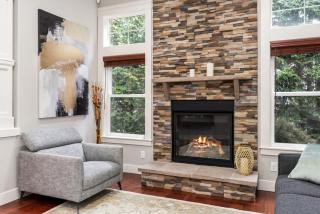 Luxury Lake Waterfront Retreat - 0