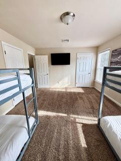 Modern & Vibrant Oasis Minutes from Downtown - 3