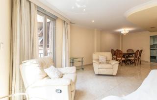 3 Bedroom Gorgeous Apartment In Elche - 8