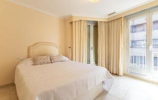 3 Bedroom Gorgeous Apartment In Elche - 4
