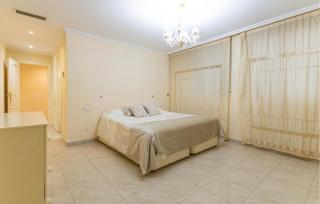 3 Bedroom Gorgeous Apartment In Elche - 3
