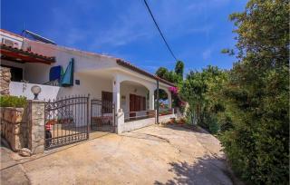 Nice Apartment In Gdinj With Wifi - 5