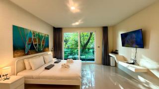 Emerald 412A - Studio with Balcony and shared Pool - 0
