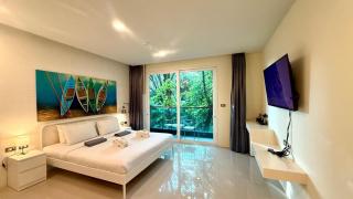 Emerald 412A - Studio with Balcony and shared Pool - 9