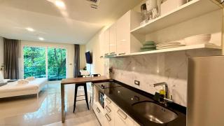 Emerald 412A - Studio with Balcony and shared Pool - 7