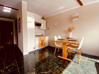 Charlotte Lodge 33 - 2