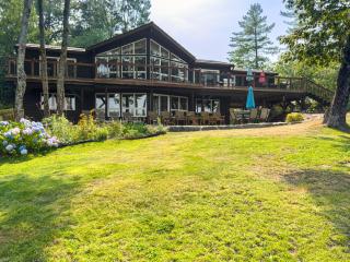 Private Lakefront Cottage Living on Muldrew Lake - 6