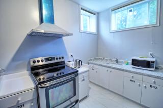 Bright Basement & Private Bathroom, free Parking - 5