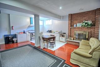 Bright Basement & Private Bathroom, free Parking - 3